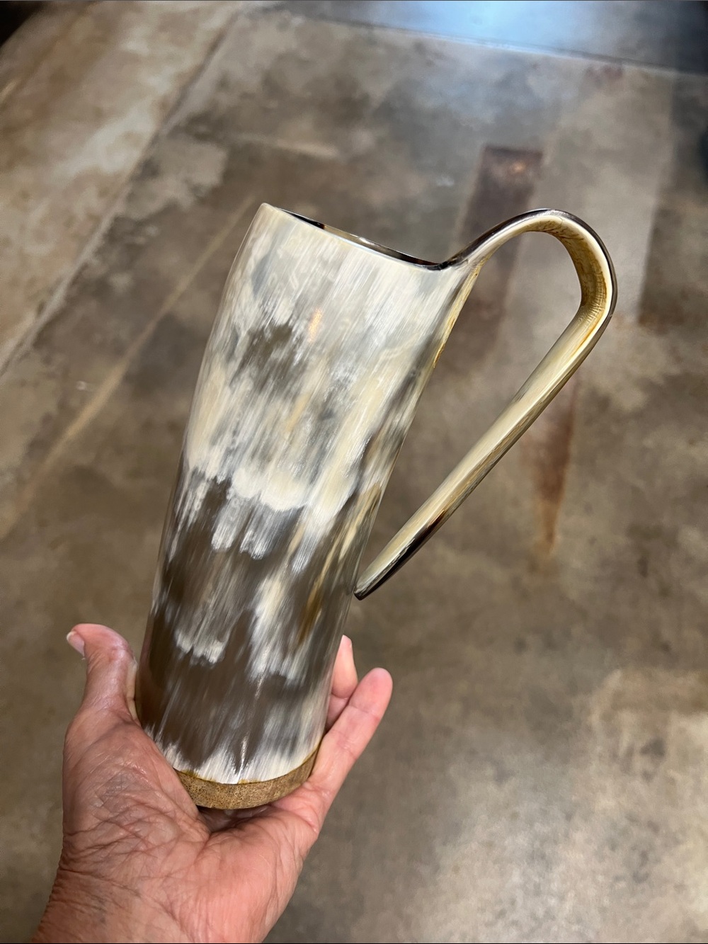 Ale Horn - the original handcrafted authentic 
Viking Drinking Horn 16 oz.